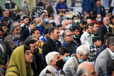 جلسه «درس‌هایی از قرآن» با حضور حجت‌الاسلام قرائتی در حرم مطهر رضوی