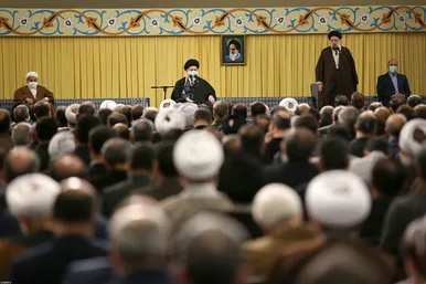 عکس | دیدار جمعی از مسئولان نظام و سفیران کشورهای اسلامی با مقام معظم رهبری