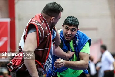 مسابقات کشتی با چوخه قهرمان قهرمانان در مشهد