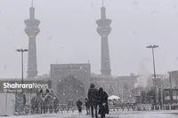 ویدئو | برف‌روبی پشت‌بام حرم امام‌رضا(ع) (۲۹ آذر ۱۴۰۴)