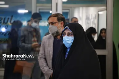 بازدید معاون رییس جهمور در امور زنان و خانواده از کارخانه نوآوری مشهد