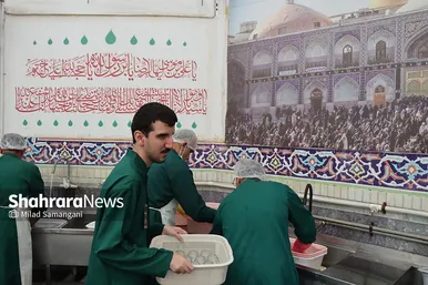 میزبانی قائم‌شهری‌ها از زائران رضوی در چایخانه امام رضا (ع)