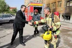 مهار آتش سوزی یک مجتمع اقامتی درغرب مشهد | نجات ۵۰ نفر از ساکنان + تصاویر