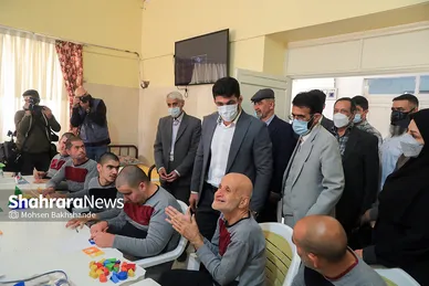 بازدید حسن یزدانی از آسایشگاه شهید بهشتی مشهد