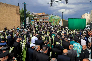 گلباران حرم مطهر رضوی در شب میلاد امام رضا(ع)