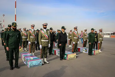 استقبال از پیکر مطهر ۱۲ شهید گمنام دفاع مقدس در فرودگاه هاشمی نژاد مشهد