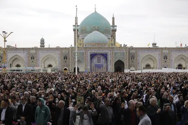 حضور و سخنرانی رهبر انقلاب در اجتماع زائران و مجاوران حرم مطهر رضوی- ۲