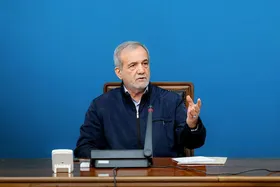 تاکید رئیس جمهور بر ضرورت جلب رضایت ارباب رجوع | حل مشکل معیشت مردم اولویت مهم دولت است