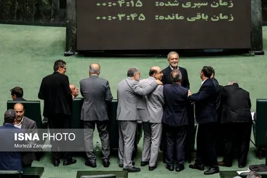 عکس‌هایی از رئیس جمهور در جلسات رای اعتماد وزرای پیشنهادی