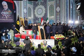انتشار ویژه&zwnj;نامه شهادت شهید حاج قاسم سلیمانی در حرم امام رضا(ع)