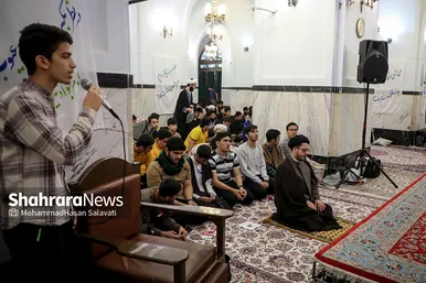اعتکاف نوجوانان دهه هشتادی در حرم مطهر رضوی