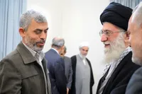 نسخه تصویری پیام رهبر انقلاب به مناسبت سالگرد شهادت شهید سنوار با دستخط ایشان