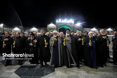 تصاویری از آئین شام غریبان امام رضا (ع) در حرم مطهر رضوی