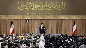 رهبر معظم انقلاب اسلامی در دیدار پیشکسوتان و فعالان دفاع مقدس و مقاومت: امروز به برکت ایستادگی ملت ایران جرات حمله به مرز&zwnj;های ایران را ندارند + فیلم