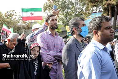 راهپیمایی مردم مشهد در محکومیت جنایت تروریستی در حرم مطهر شاهچراغ (ع)