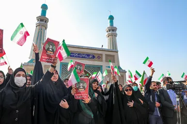تشییع پیکر دو دانشجوی شهید حافظ امنیت در دانشگاه فردوسی