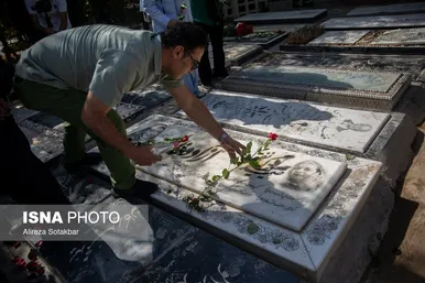 عکس‌هایی از حضور جمعی از سینماگران در قطعه هنرمندان