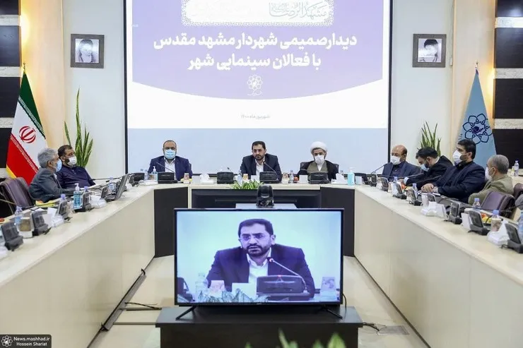گپ‌وگفت صمیمانه شهردار مشهد با هنرمندان؛ صفات امام رضا (ع) را به شهر و گام‌به‌گام به جهان تسری دهیم