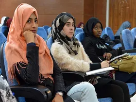 بیش از ۱۰۰ هزار دانشجوی خارجی در کشور مشغول به تحصیل هستند