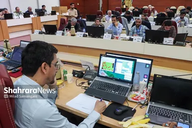 عکس‌هایی از دور دوم انتخابات ریاست جمهوری در مشهد (۵)