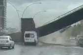 ویدئو| برخورد مرگبار کامیون با پل عابر در برزیل