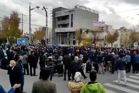 تجمع مردم شهرکرد برای پیگیری مشکلات کم&zwnj; آبی + فیلم