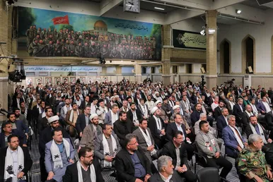 عکس‌هایی از دیدار دست‌اندرکاران دومین کنگره ۲۴ هزار شهید استان خوزستان با رهبر انقلاب