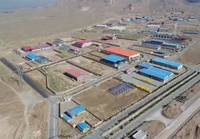 معاون وزیر صمت درباره رشد فعالیت شهرک&zwnj;های صنعتی در کمیسیون صنایع مجلس حاضر شد