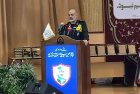 سردار وحیدی: سلاح&zwnj;های آمریکایی، بنیان محیط زیست را به خطر می&zwnj;اندازند