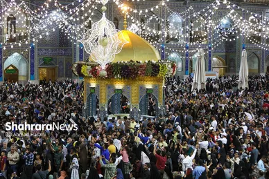 حال و هوای حرم مطهر رضوی در شب میلاد امام رضا(ع)