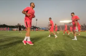 ویدئو | پرسپولیس و استقلال خوزستان آماده آغاز دیدار؛ گرم کردن دو تیم در شهر قدس (۲۸ مرداد ۱۴۰۵)