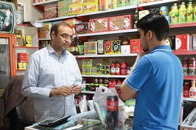 گفتگو&zwnj;ی صمیمانه با تعدادی از بازاریان | دریافت سود کمتر برای رضایت مشتری