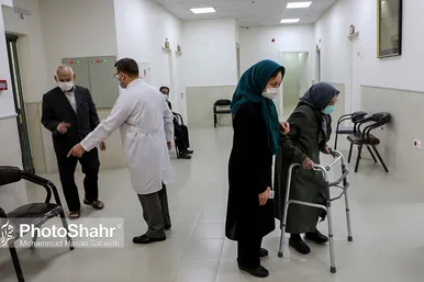 واکسیناسیون سالمندان بالای ۸۰ سال در مشهد