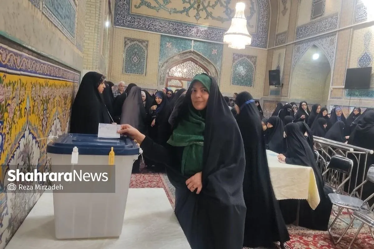 آغاز فرایند اخذ رأی در حرم امام‌رضا(ع) (۸ تیر ۱۴۰۳) + فیلم و تصاویر