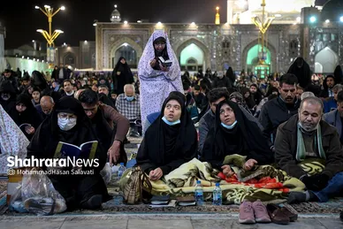 مراسم احیاء شب ۱۹ ماه رمضان در حرم مطهر رضوی