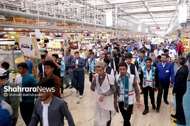 بازدید دانش آموزان عشایر کشور از کارخانه ایران خودرو