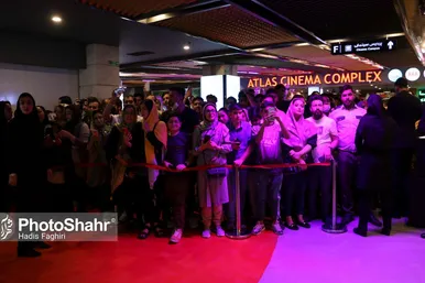 اکران مردمی فیلم «دوزیست»