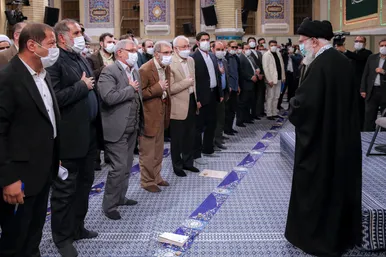 دیدار شاعران و اساتید ادبیات فارسی با رهبر انقلاب