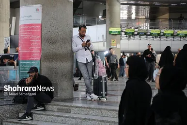 بازگشت زائران پیاده از طریق پایانه مسافربری مشهد در روز پایانی صفر