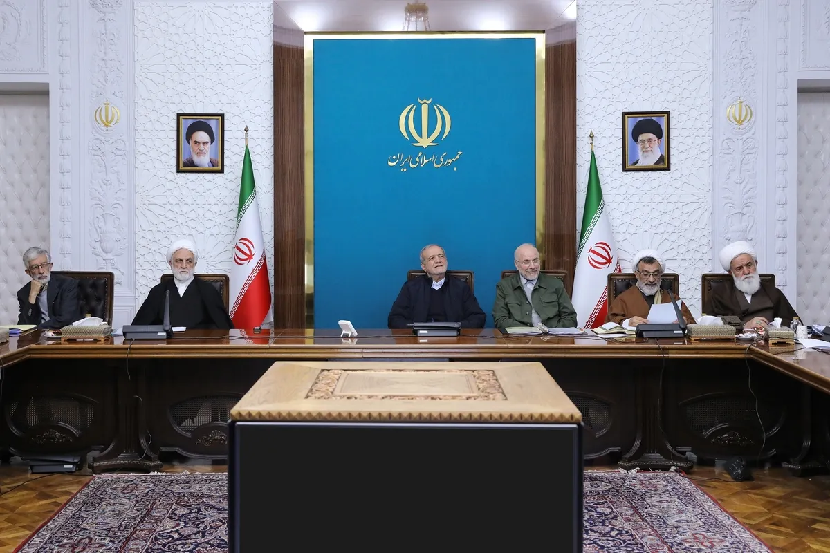 پزشکیان در شورای عالی انقلاب فرهنگی: باید نحوه برخورد با مطالبات و اعتراضات مردم بررسی شود