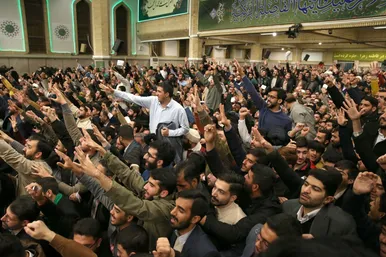 گزارش تصویری | دیدار مداحان و شاعران اهل‌بیت‌(ع) با رهبر معظم انقلاب (۲ دی ۱۴۰۳)