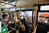 آن تسبیح سبز بوی سیب می‌‎داد