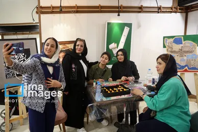 عکس‌هایی از کارگاه هنرهای تجسمی «ایران من»