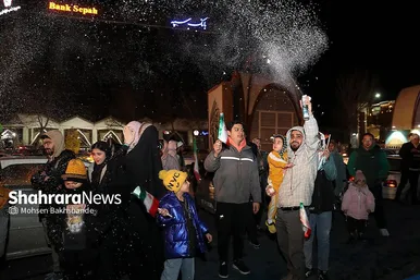 شادی مردم مشهد بعد از برد تیم ملی ایران مقابل ژاپن