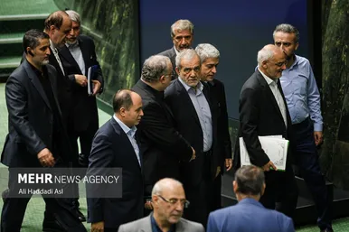 عکس‌هایی از رئیس جمهور در جلسات رای اعتماد وزرای پیشنهادی