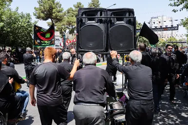  عزاداری روز عاشورا در مشهد