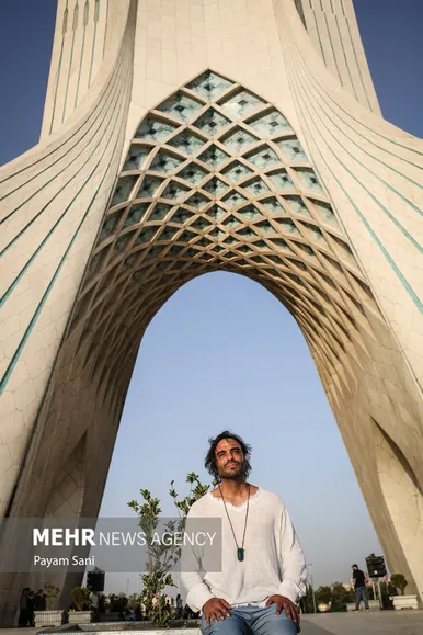 گزارش تصویری | اجرای زنده علی قمصری در میدان آزادی