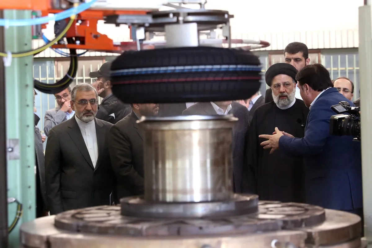 ویدئو| احوالپرسی متفاوت ابراهیم رئیسی با کارگران کارخانه تایرسازی