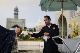 میزبانی ۱۰ هزار خادم رضوی از نمازگزاران عید سعید فطر