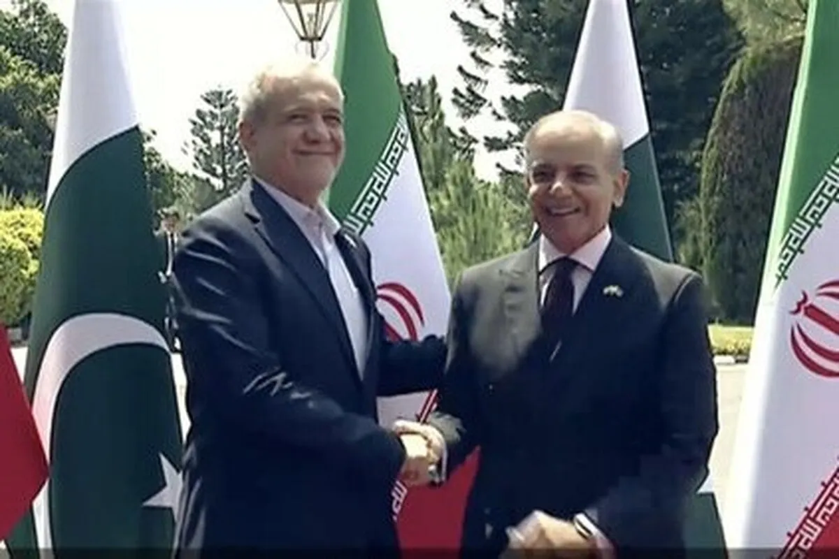 آئین استقبال رسمی نخست وزیر پاکستان از رئیس جمهور ایران برگزار شد